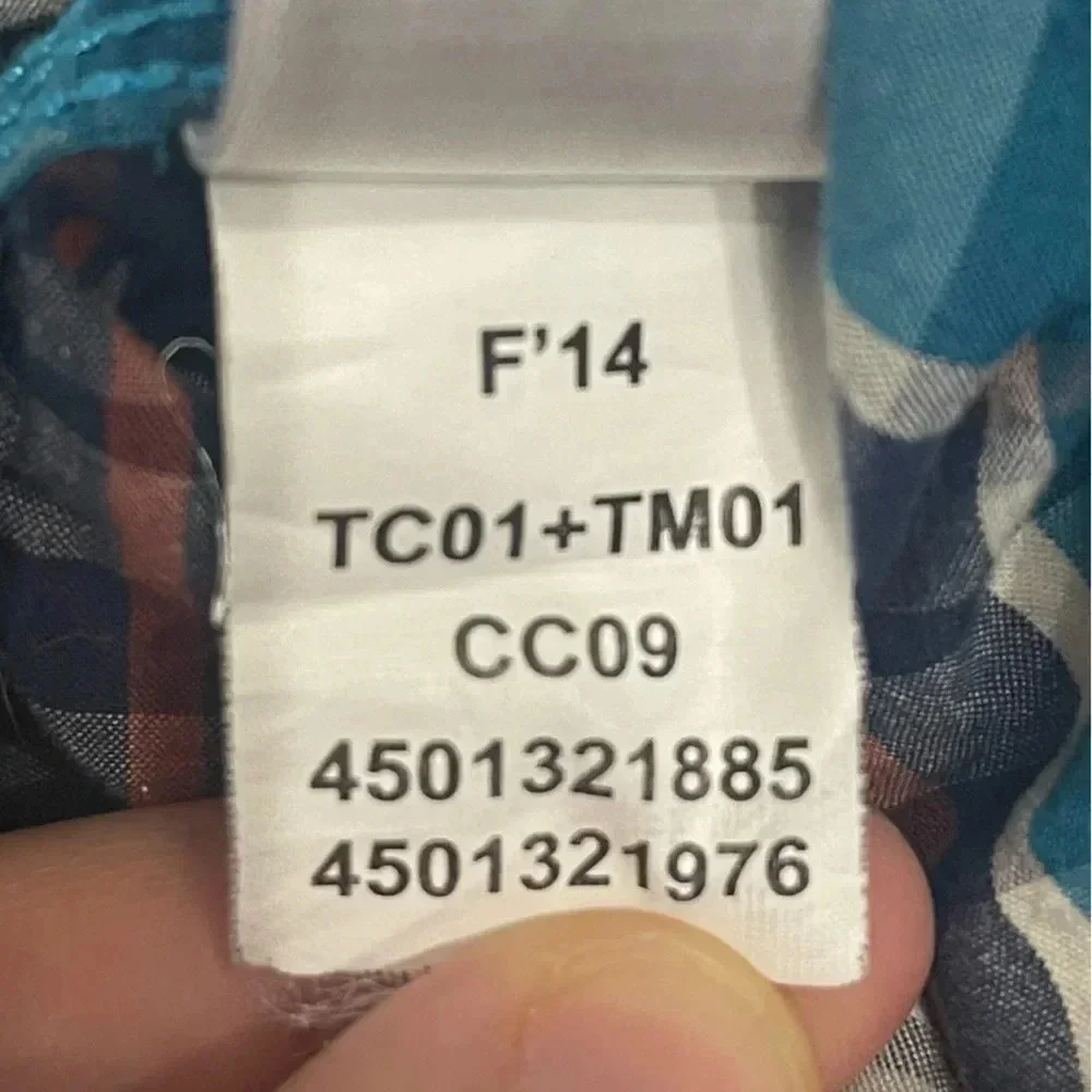 Men’s The North Face 100% cotton flannel blue plaid shirt. Size Medium. EUC.
